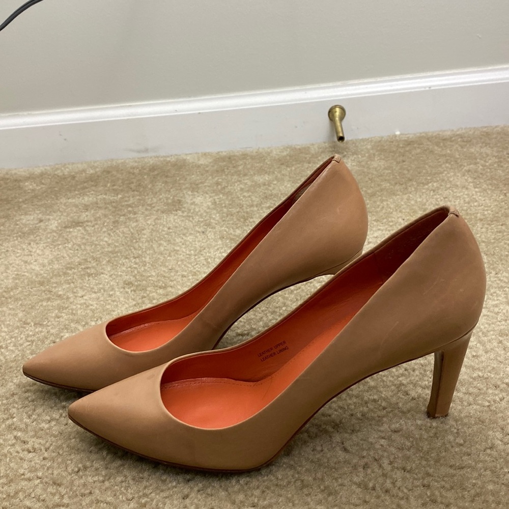 Via Spiga Nude Beige Heels Pointed Toe 8.5 Blush Business Casual leather pumps